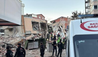 Kocaeli’de 7 katlı bina çöktü