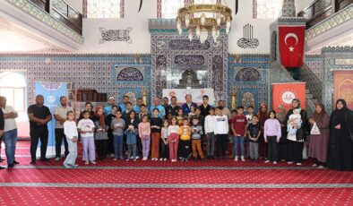 TDV, Elbistan ve Pazarcık’ta 100 aileye alışveriş kartı dağıttı