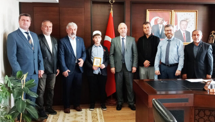 Türkiye ikincisi hafız ödüllendirildi