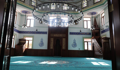 Elbistan’da depremde yıkılan cami yeniden inşa edilerek ibadete açıldı