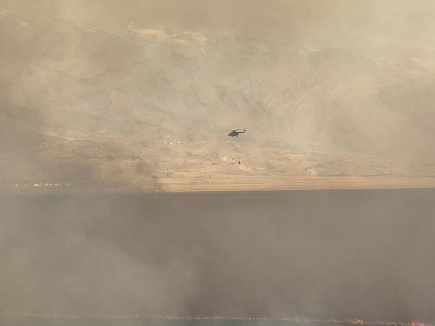 Hakkari'de Nehil Sazlığı'ndaki Yangına Havadan Müdahale Ediliyor 1