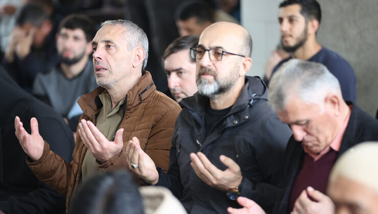 Şehit olan askerler için Tiflis’te Kur’an-ı Kerim okundu