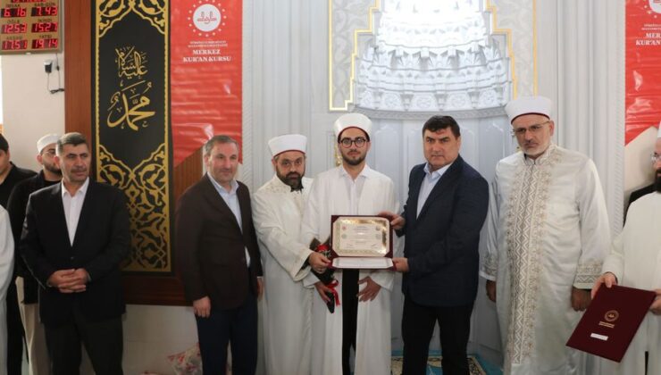 Sultanbeyli’de 58 hafız icazet aldı