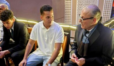 Türkiye’nin Kahire Büyükelçisi Şen’den, dünyaca ünlü Mısırlı hafız Abdulbasit Abdussamed’in ailesine taziye ziyareti