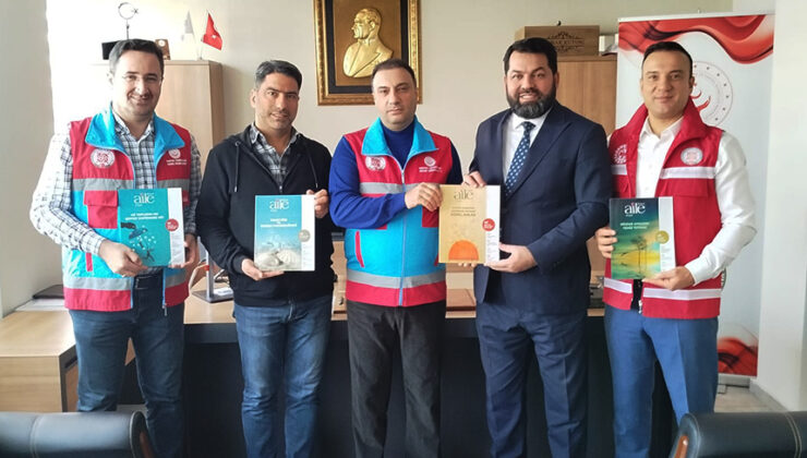 Bağlar’da kurum amirlerinden Diyanet dergilerine tam destek