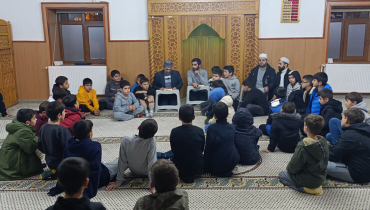 Bingöl’de çocuklar camide buluştu