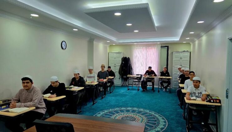 Bahçelievler’de İmam Buhari Kur’an Kursu dualarla açıldı