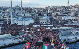 Filistin’e destek için 520 bin kişi Galata Köprüsü’nde buluştu