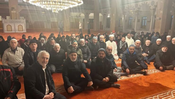 Öğrenciler miraç gecesi öncesi sabah namazında buluştu