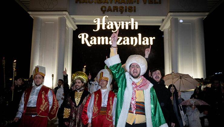 Birçok ilde ramazanın gelişi fener alayı ile karşılandı