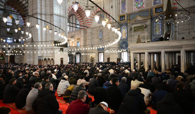 Ramazanın ilk cuma namazı kılındı