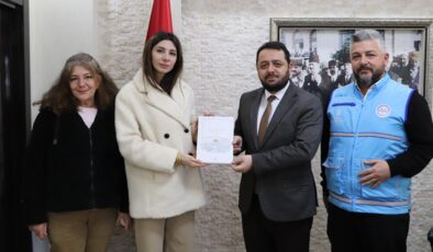 Sergi gelirini Gazze’ye bağışladı