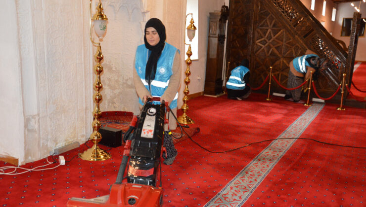 UNESCO tescilli 8 asırlık Sivrihisar Ulu Cami ramazana hazır