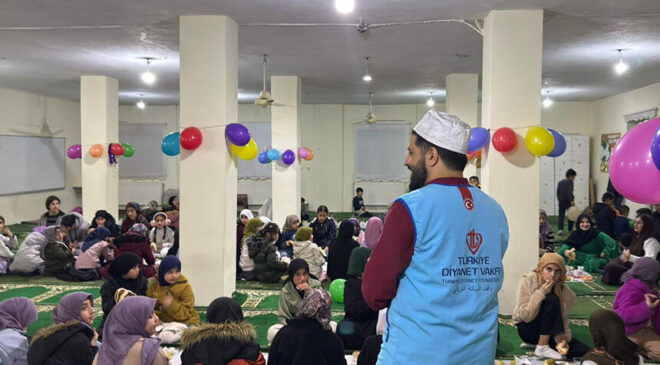 Derecik’te çocuklara özel iftar düzenlendi