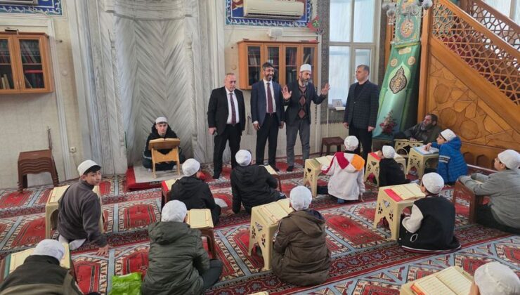 Gaziosmanpaşa’da çocuklar ‘mukabele’de buluştu