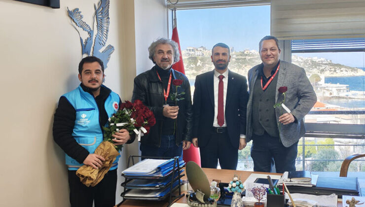 Karaburun’da güllerle ramazana dikkat çekildi