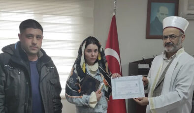 Mersin’e çalışan Rus kadın Müslüman oldu