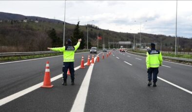 Trafikte standart dışı plaka için tanınan süre sona eriyor