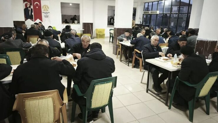 Yıllardır aynı sofrada iftar sevinci yaşıyorlar