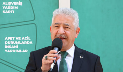 Bayraklı’da “İyilik Çarşısı” hizmete açıldı