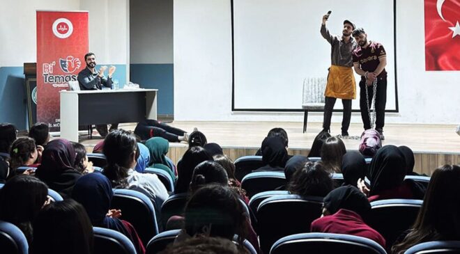 Denizli’de “Bi’Temaşa” projesi ile din görevlileri izleyiciyle buluştu