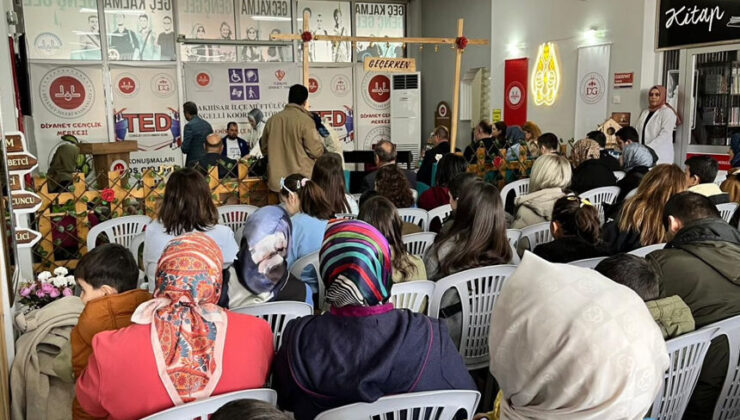 Diyanet gençlik merkezinde otizm farkındalığı
