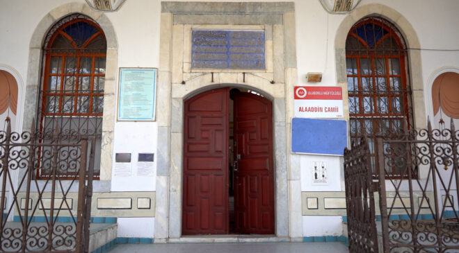 Isparta’da yaklaşık 8 asırlık Selçuklu camisi zamana direniyor