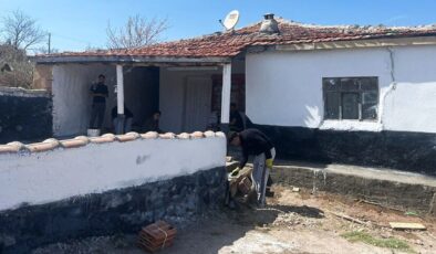 Keskin’de gönüllü gençler, ihtiyaç sahiplerinin evlerini yeniliyor