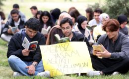 Kırklareli Üniversitesi öğrencileri ekran bağımlılığına dikkati çekmek için kitap okudu