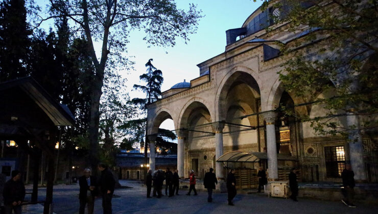 Kocaeli’nin tarihi ilim ve ibadet merkezinde 5 asırlık çorba geleneği yaşatılıyor