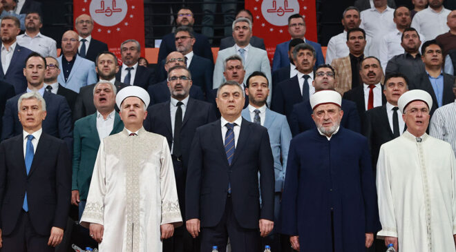 Mersin’de hafızlığını tamamlayan 260 öğrenci icazet aldı