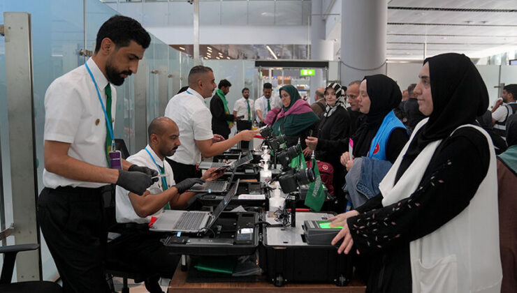 Türk hacı adayları “Mekke Yolu” projesi ile havalimanlarında beklemiyor