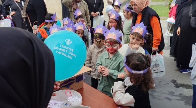 Ümraniyeli minikler “kitap kumbaram” etkinliğinde buluştu