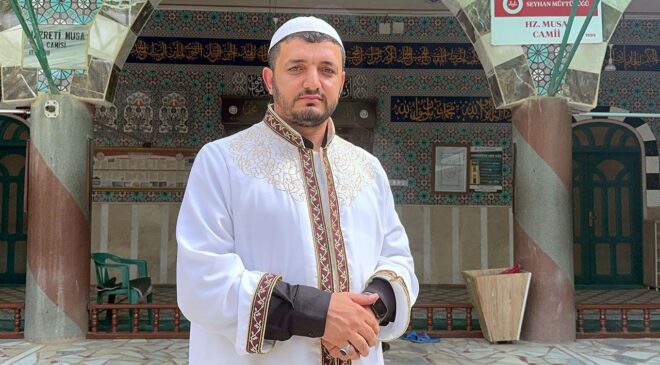 Adana’da camide kalp krizi geçiren kişiye imam müdahale etti