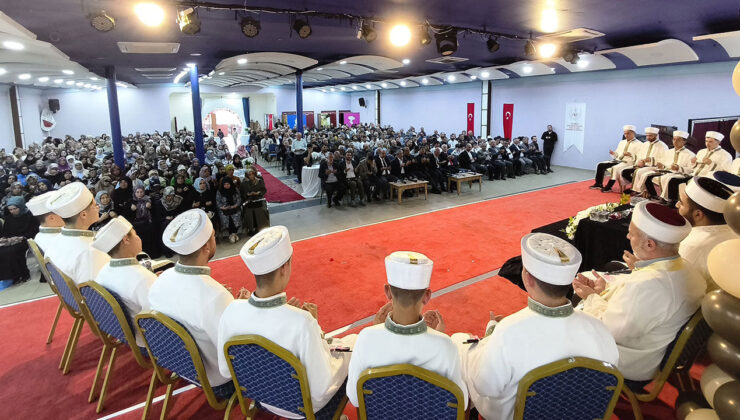 Anamur’da hafızlar icazet sevinci yaşadı