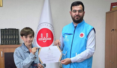 Çandır’da gençler ilk kurban vekaletlerinin TDV’ye verdiler