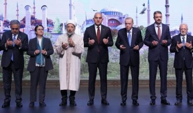 Cunhurbaşkanı Erdoğan: Vakıflar Genel Müdürlüğümüzü yürekten kutluyorum