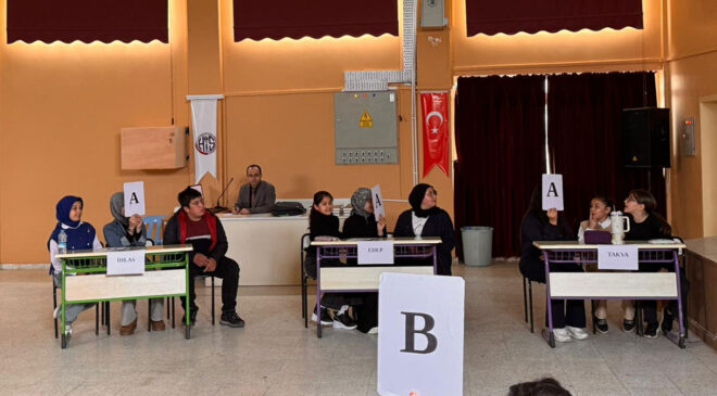 Gölova’da “Ortaokullar Arası Dini Bilgi Yarışması” düzenlendi