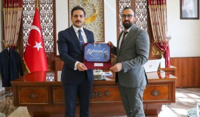 Gürpınar Kaymakamı Erdem, kurbanını TDV’ye verdi