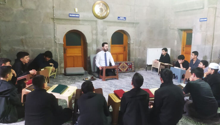 Hafızlar, dijital dünyayı konuştu
