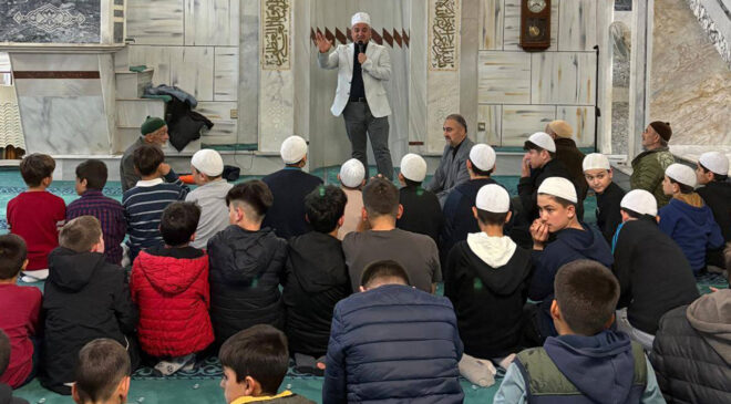 Köşk’te gençler camide buluştu