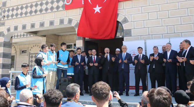 Muş’ta Diyanet Genç Ofisi ve TDV Kitapevi açıldı