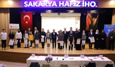 Sakarya’da Ortaokullar Arası Şiir Okuma Yarışması düzenlendi