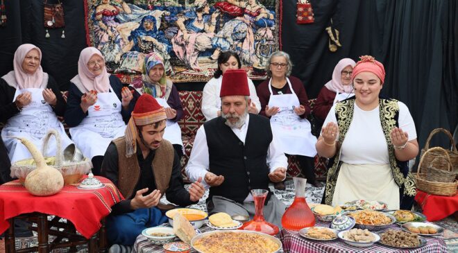 Selimiye Meydanı’nda “Edirne’nin bayram sofrası” canlandırıldı