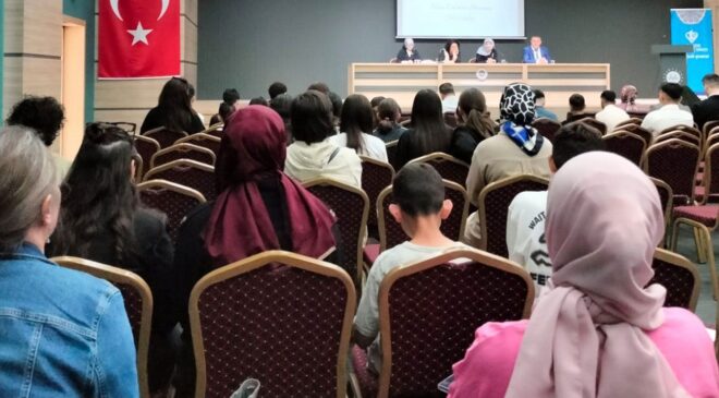 Tekirdağ’da “Şiir Okuma ve Hadis Ezberleme Yarışması” düzenlendi