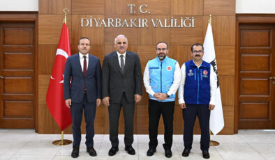 Vali Zorluoğlu, kurbanını TDV’ye emanet etti