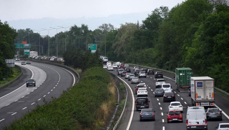 Yolarda bayram trafiği