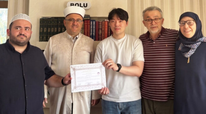 Güney Koreli genç Bolu’da Müslüman oldu