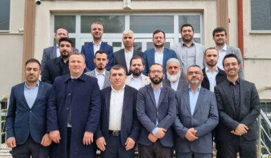 Kaynarca’da din görevlileri hafızlıklarını muhafaza ediyor