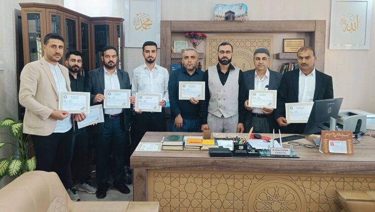 Kozluk’ta başarılı personel ödüllendirildi